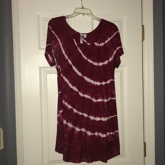 Red Tie Dye Francesca’s Top - Picture 1 of 2
